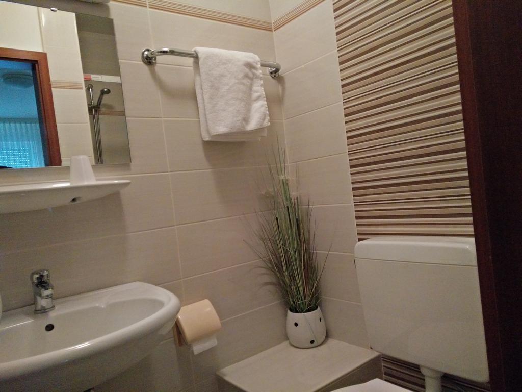 Hotel Alfa Neu-Isenburg Room photo