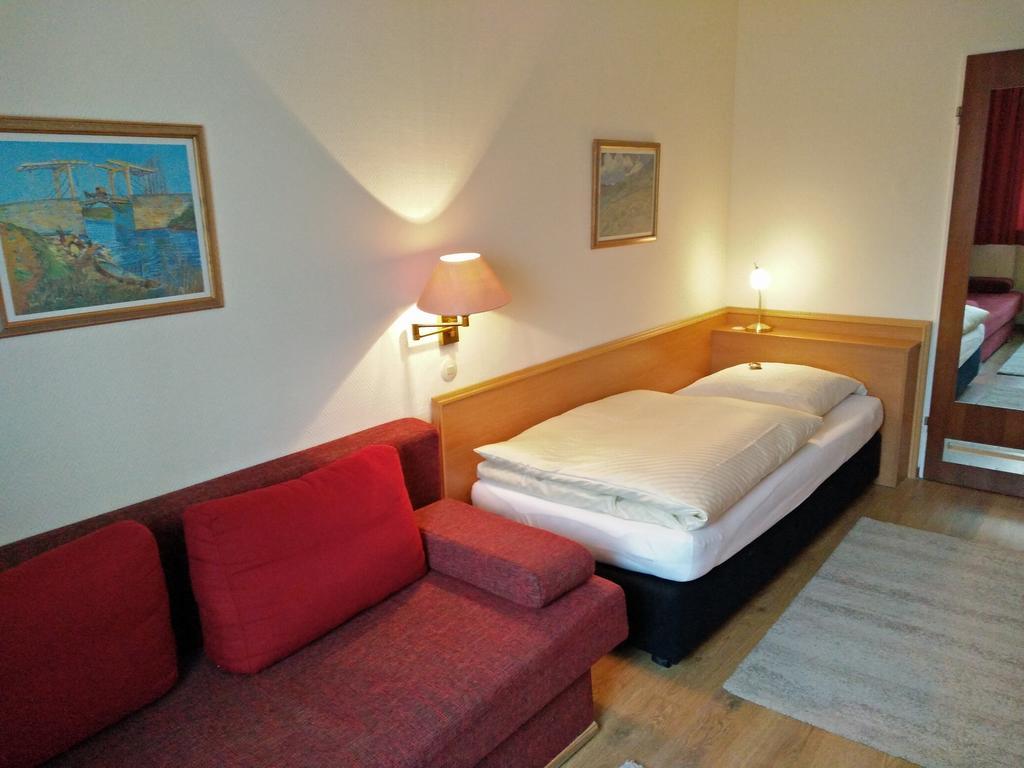 Hotel Alfa Neu-Isenburg Room photo